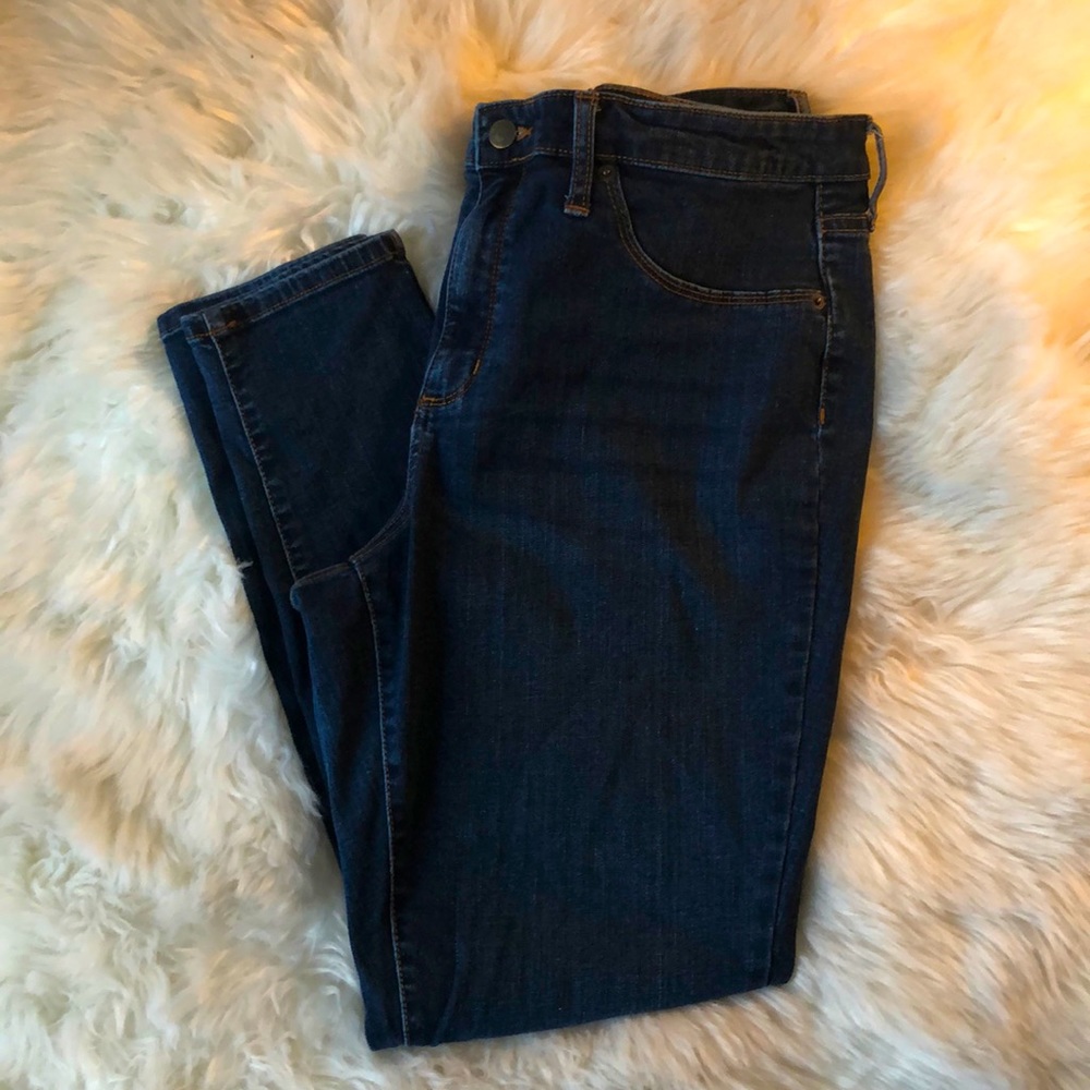 Universal Thread Medium Wash Jeans